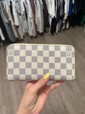 Louis Vuitton Authentic Cream Checkered Zip Wallet